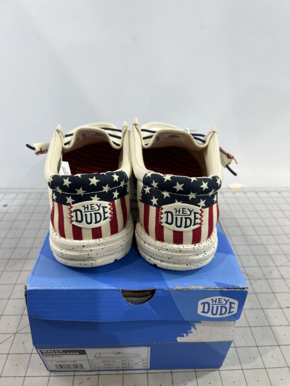 Hey Dude Men's Wally Americana Casual Shoes - Off White Sz. 7 New - Picture 2 of 7